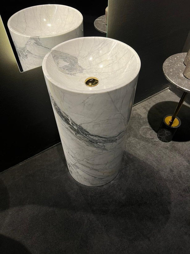 روشویی ایستاده سنگی